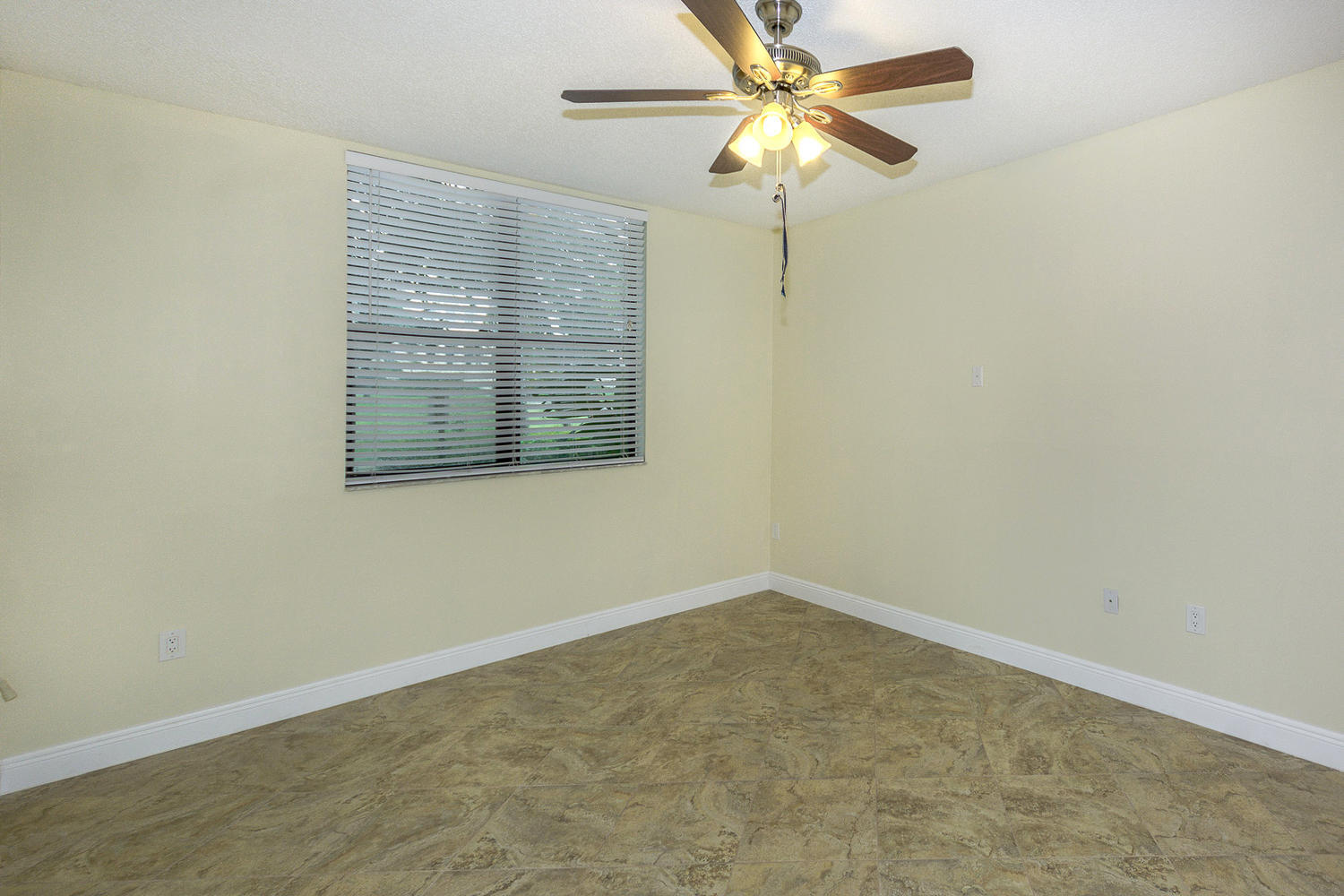 630 S Sapodilla Avenue 117