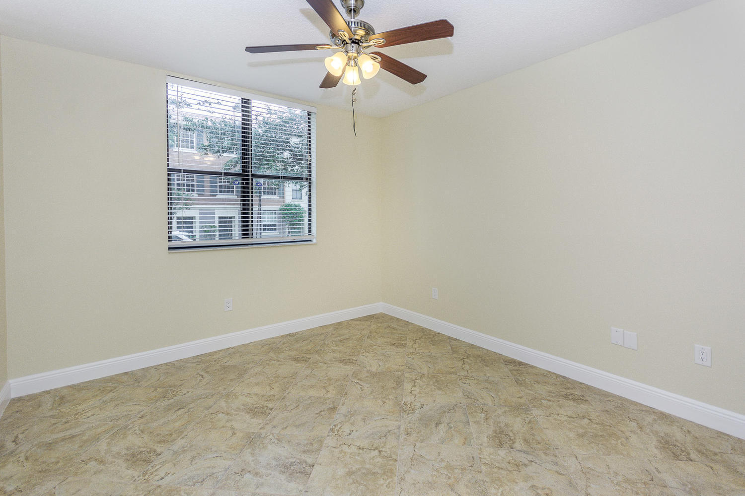 630 S Sapodilla Avenue 117