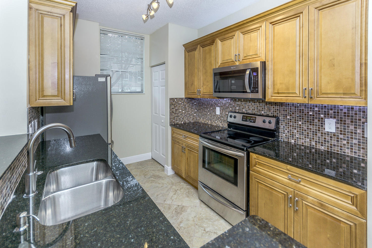 630 S Sapodilla Avenue 117