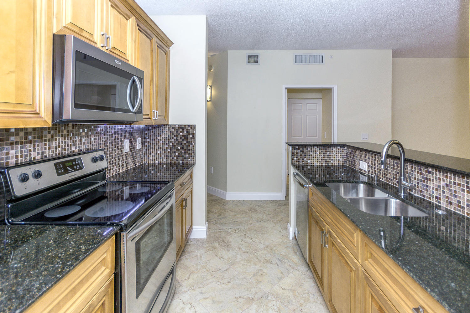 630 S Sapodilla Avenue 117