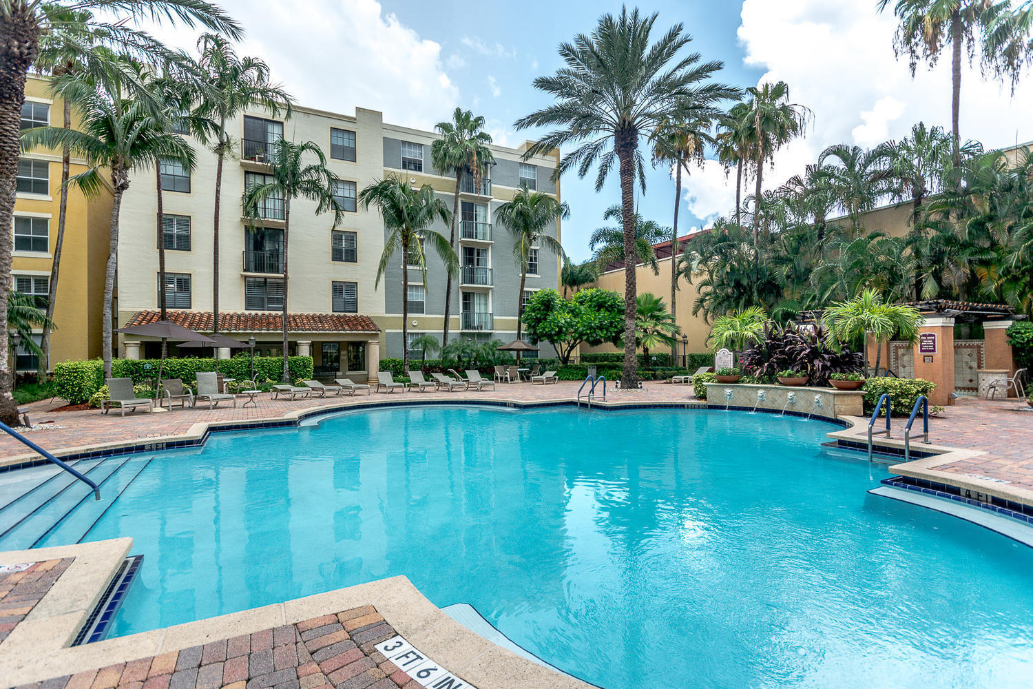 630 S Sapodilla Avenue 117
