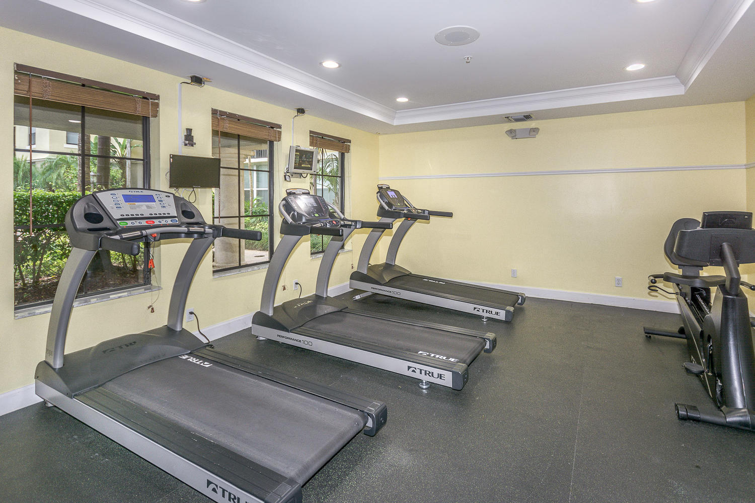 630 S Sapodilla Avenue 117