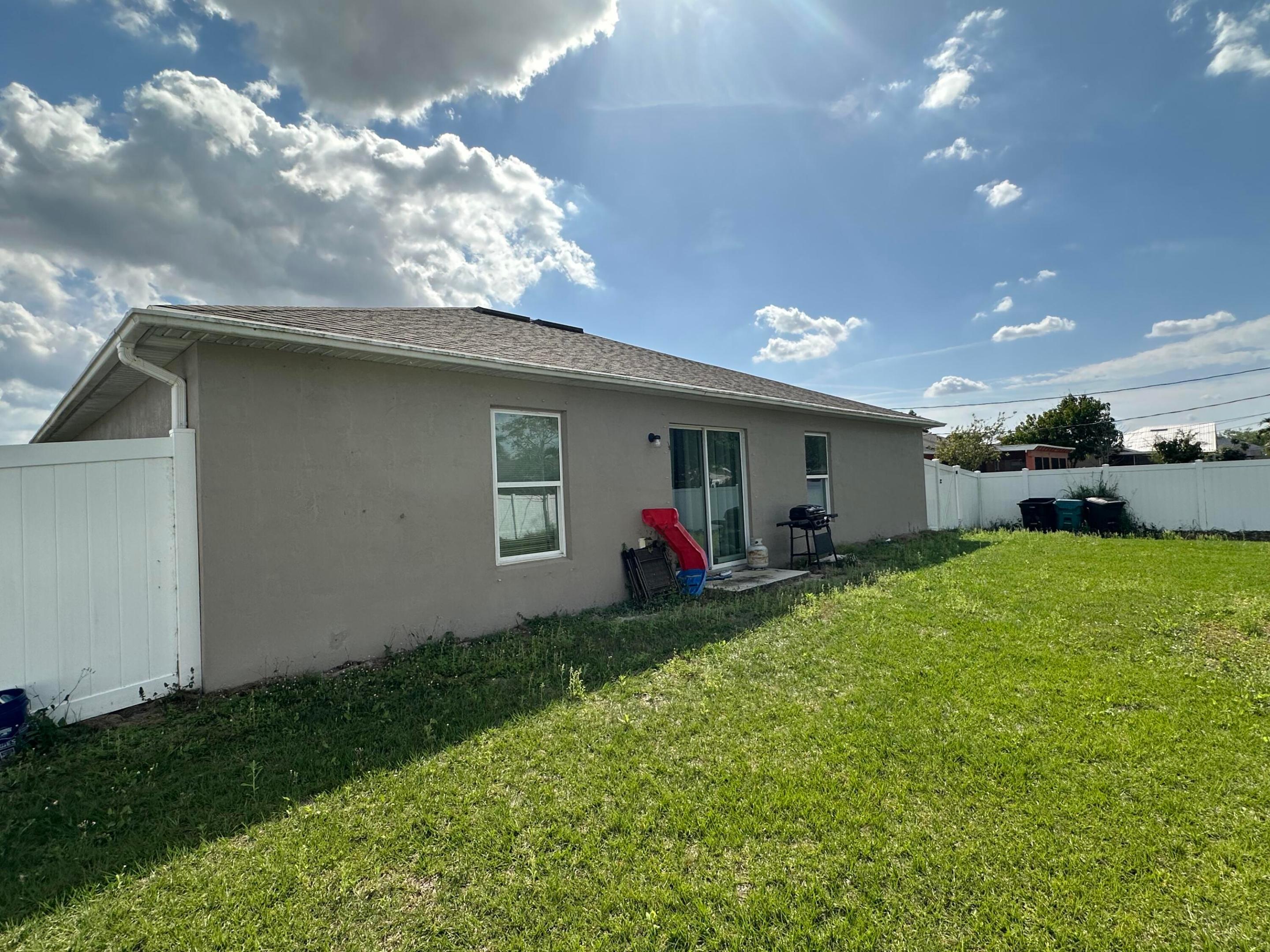 737 NW Bayard Avenue