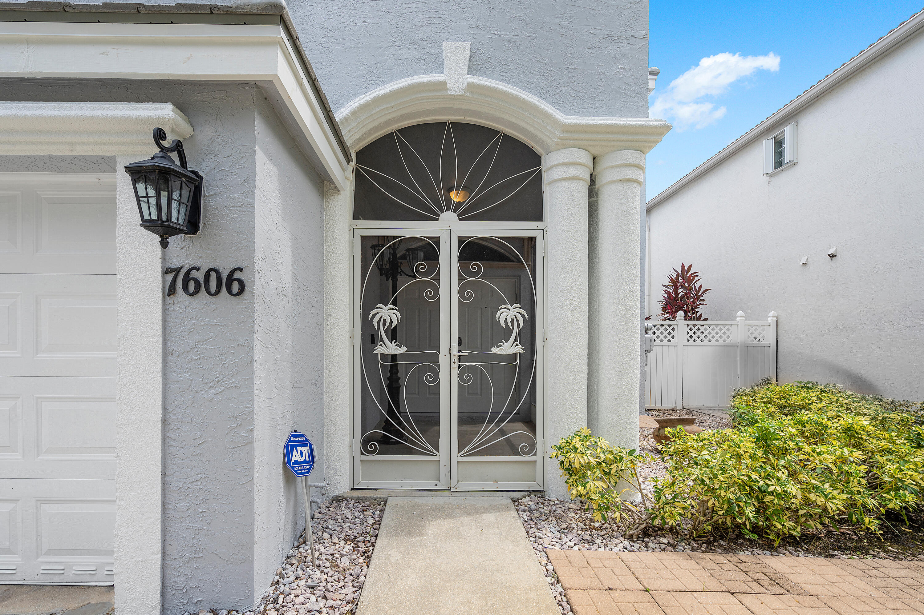 7606 Oak Grove Circle