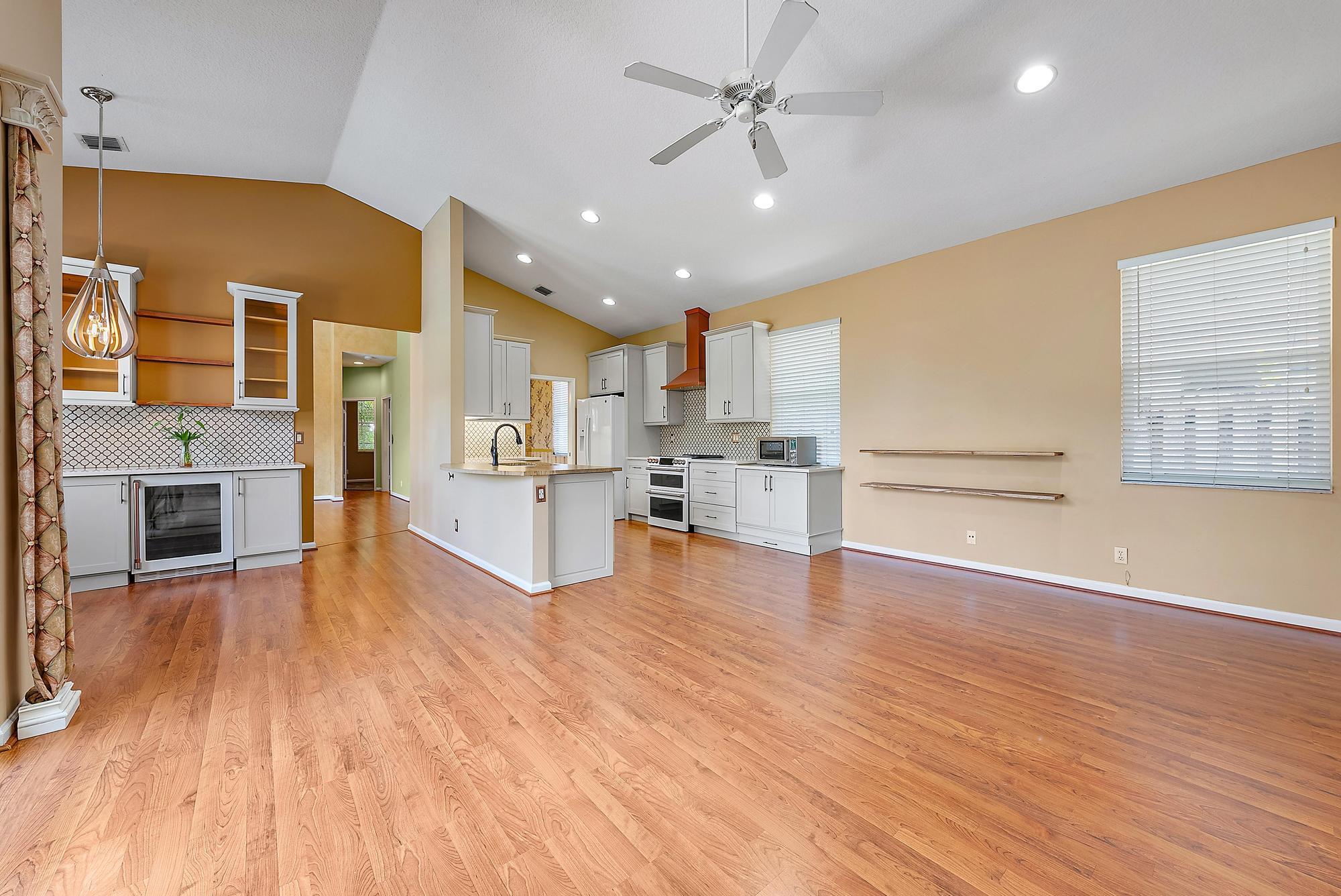 121 Hidden Hollow Drive