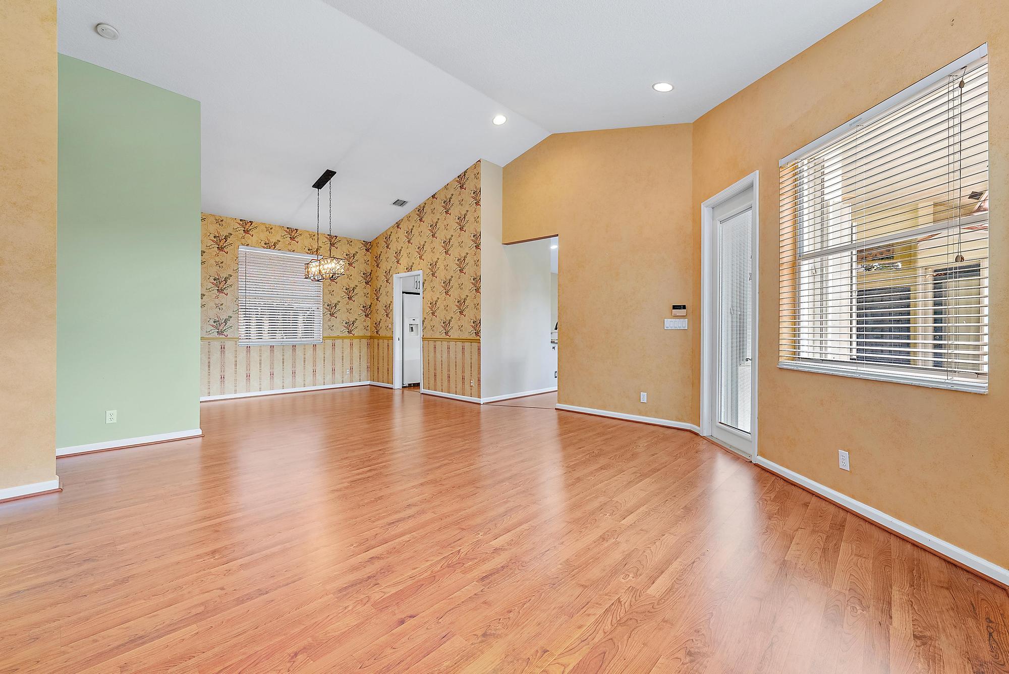 121 Hidden Hollow Drive