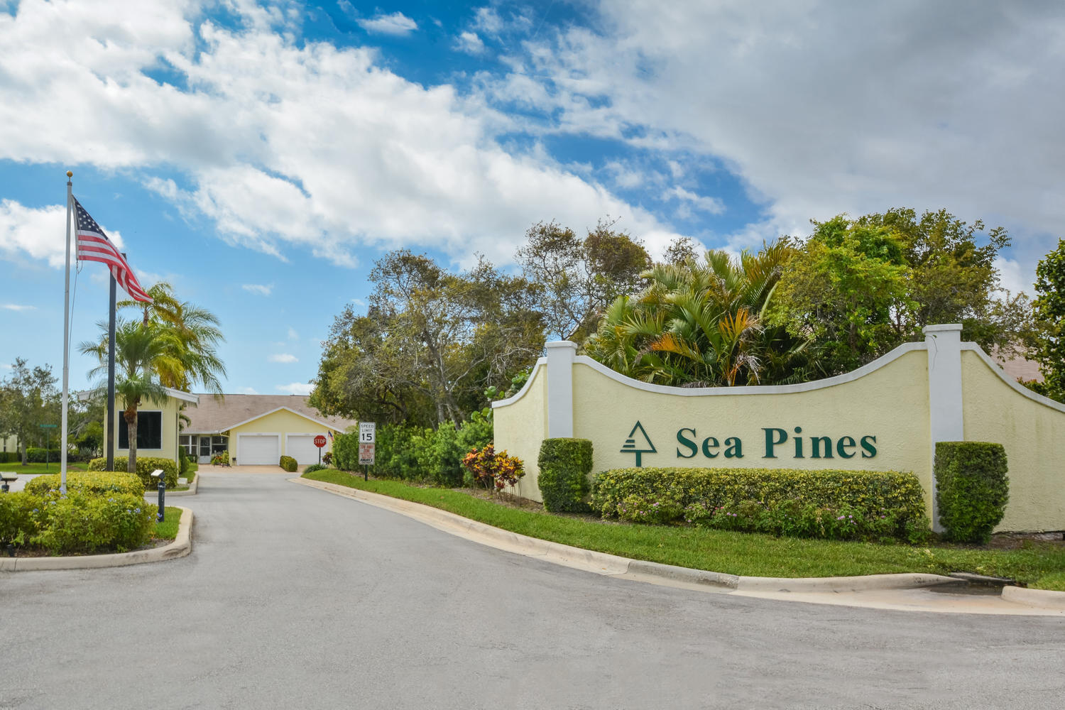 11109 SE Sea Pines Circle