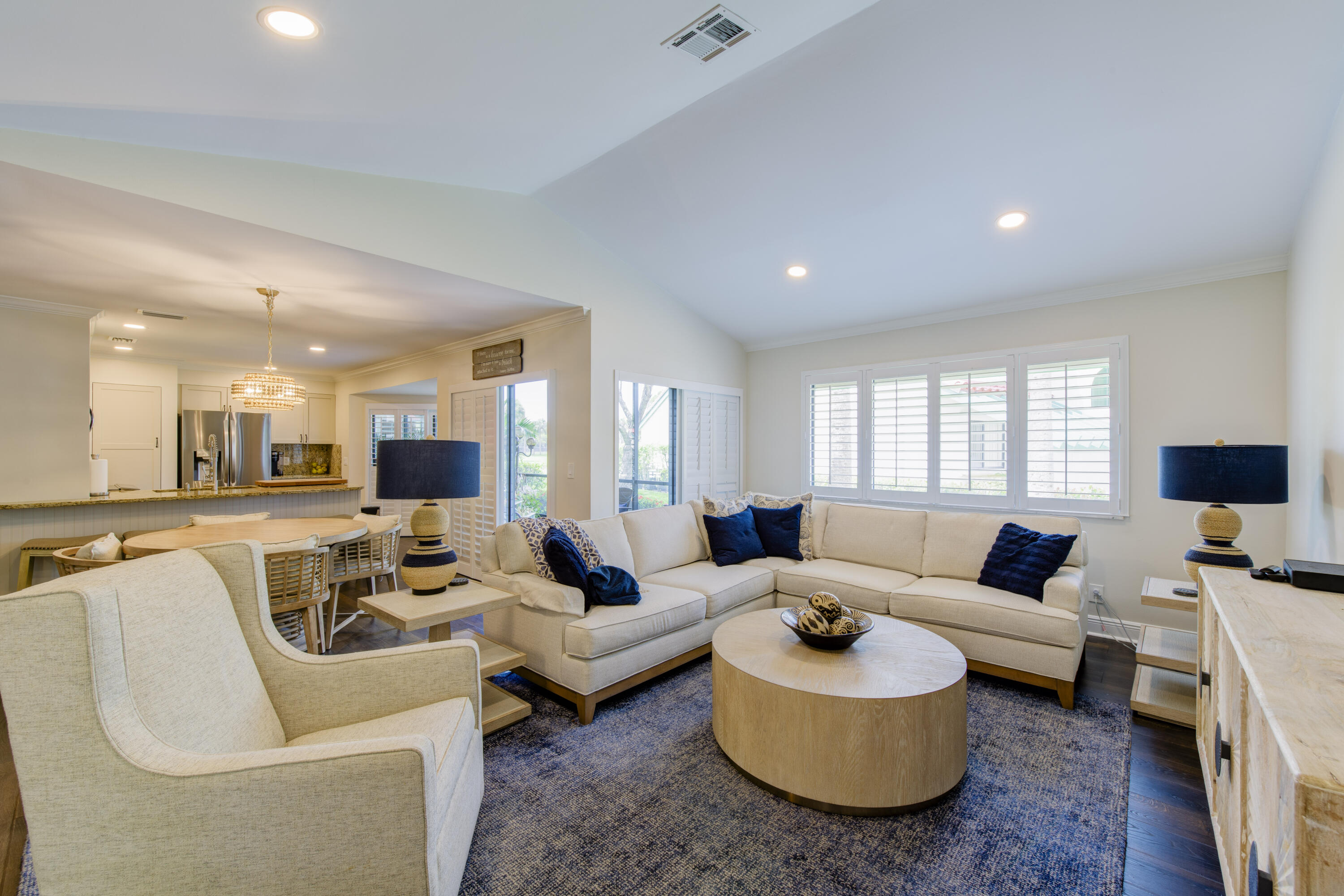 9 Lexington Lane E D