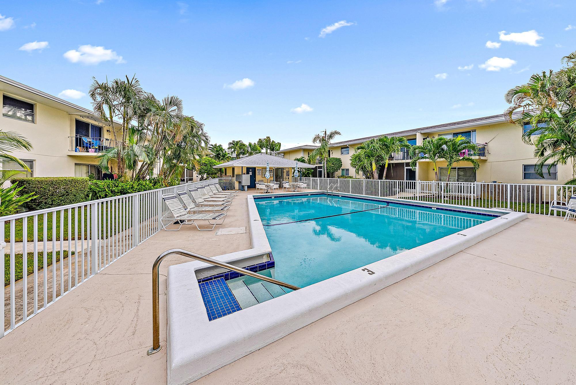 510 Prosperity Farms Road 2b