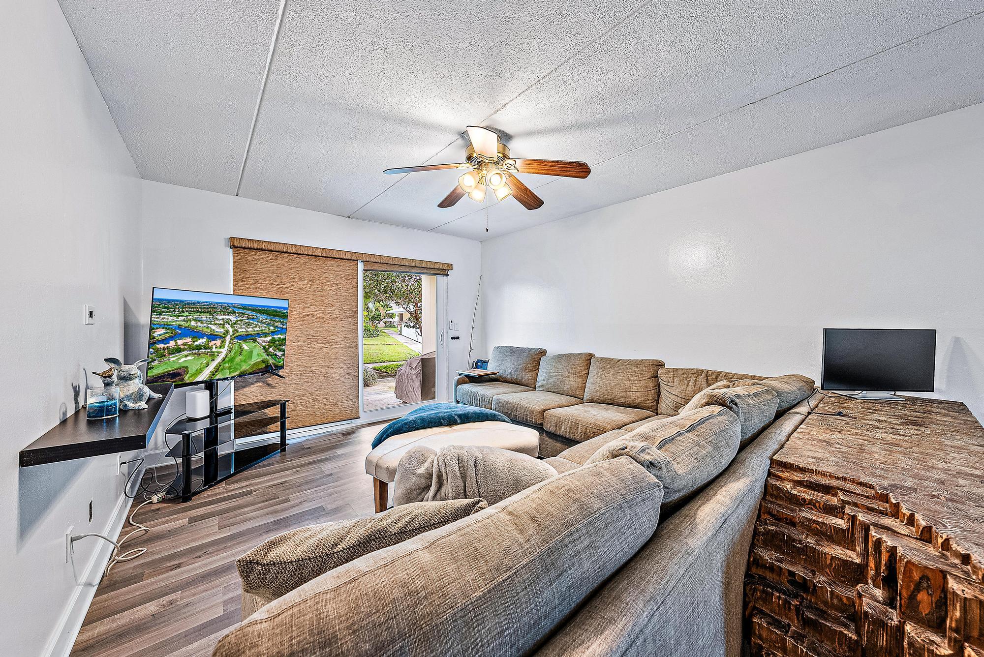 510 Prosperity Farms Road 2b