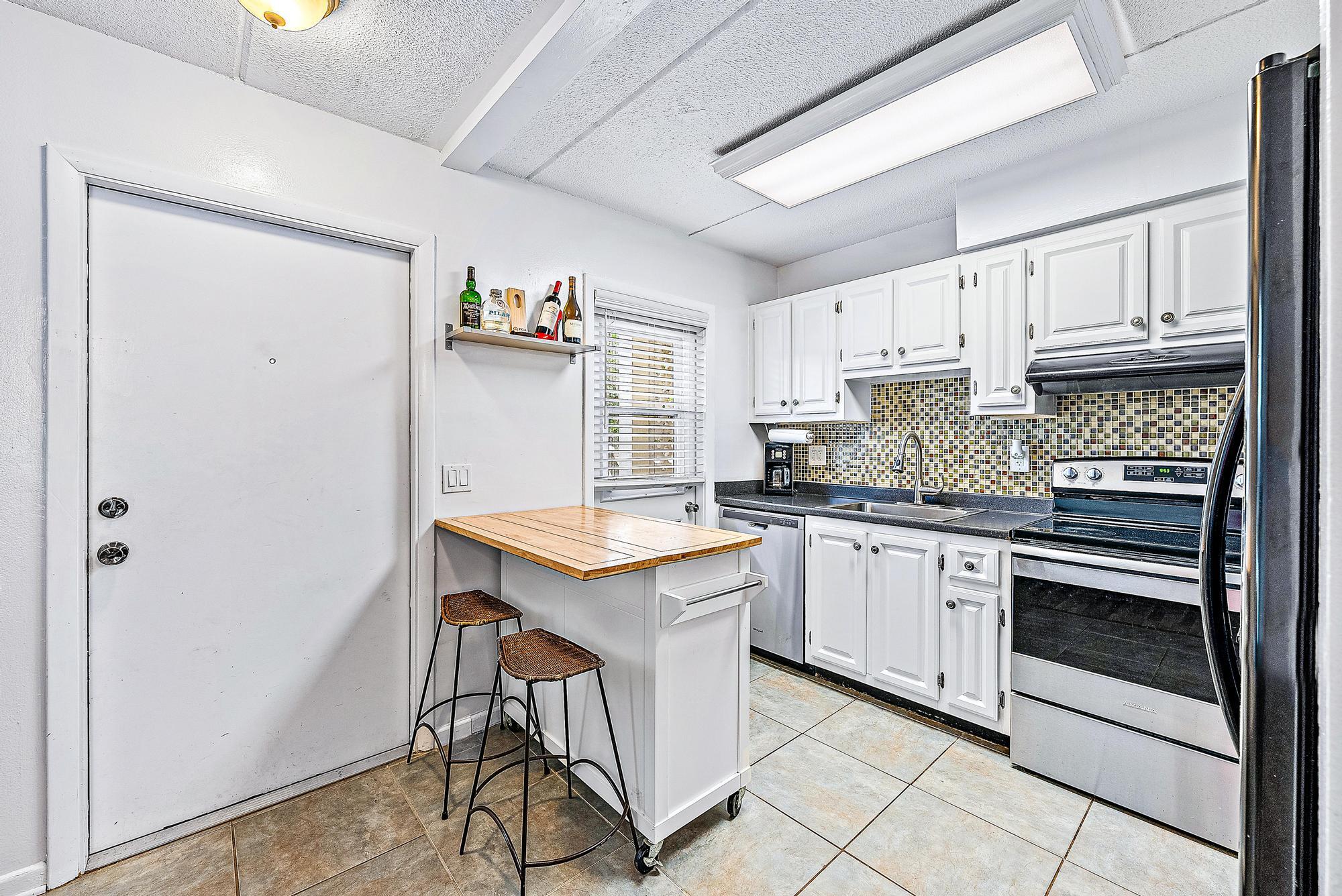 510 Prosperity Farms Road 2b