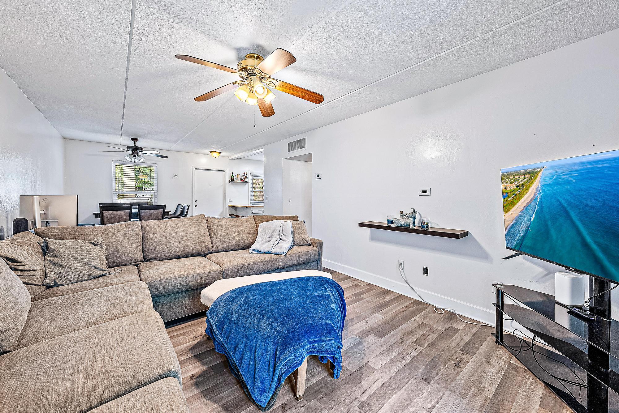 510 Prosperity Farms Road 2b