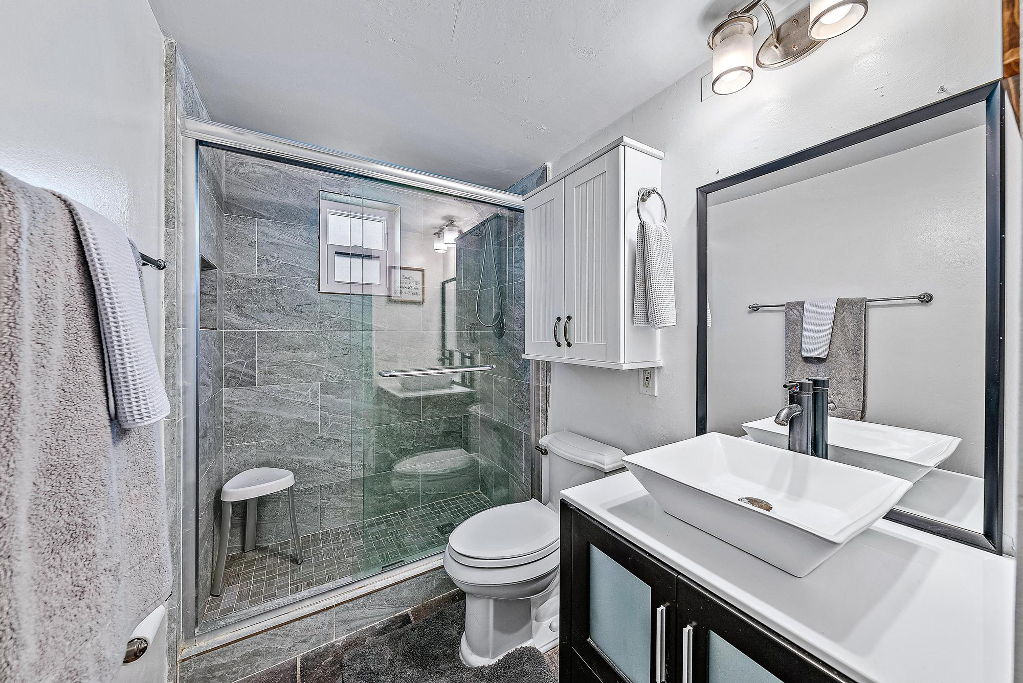 510 Prosperity Farms Road 2b