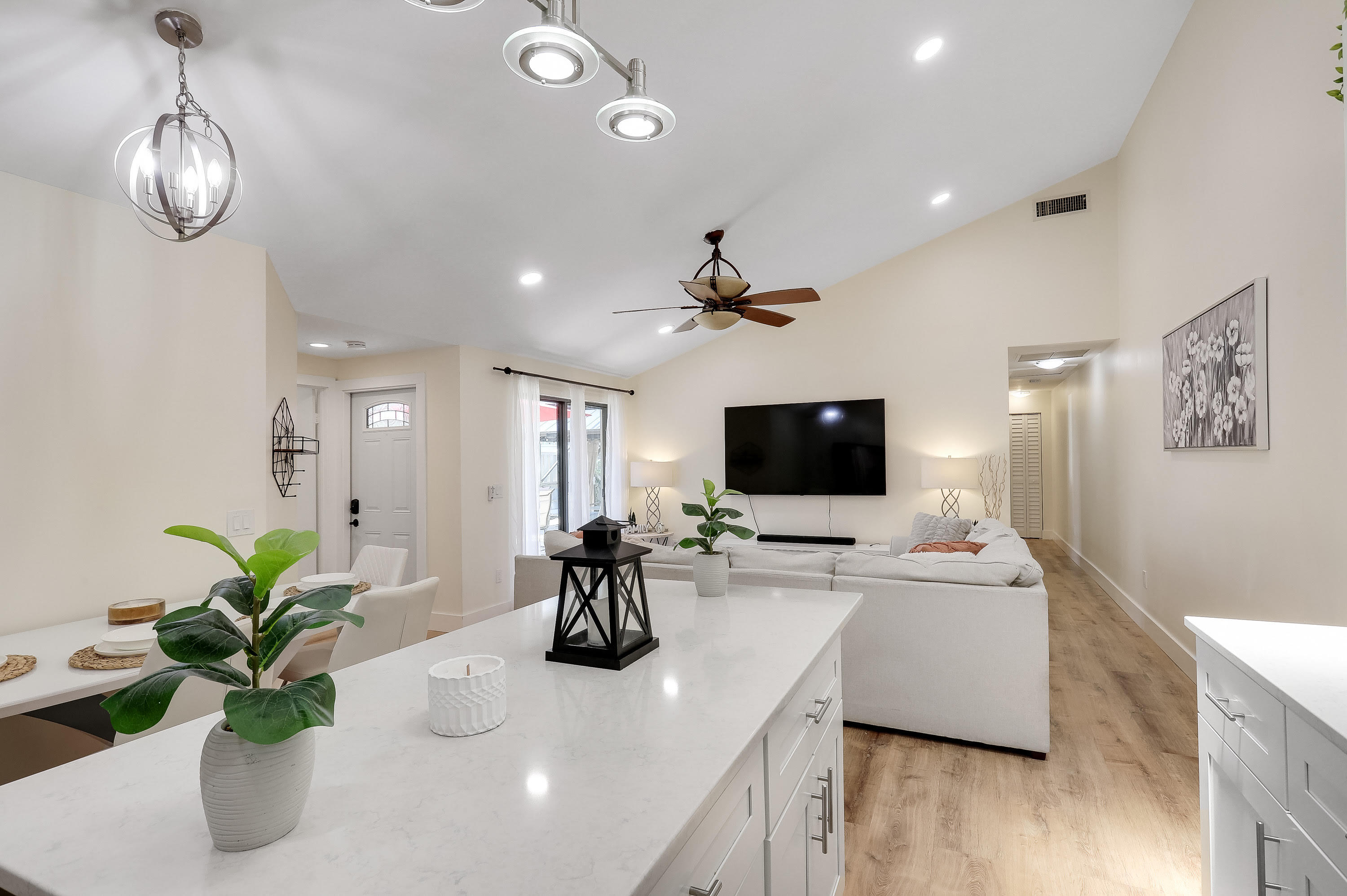 5916 Golden Eagle Circle