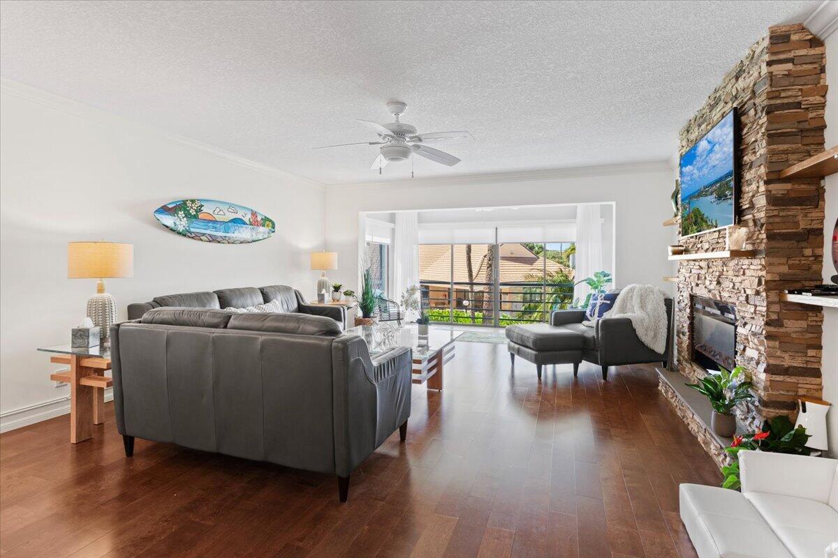300 N Highway A1a 203e