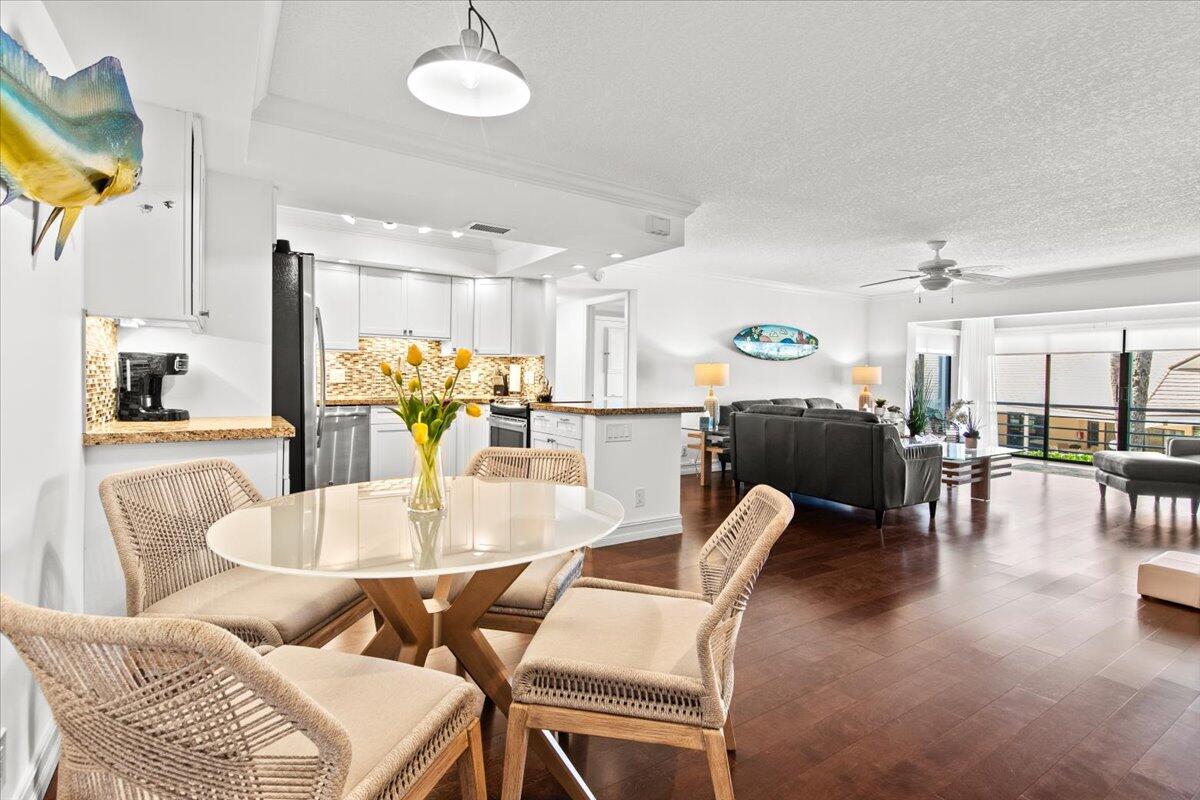 300 N Highway A1a 203e