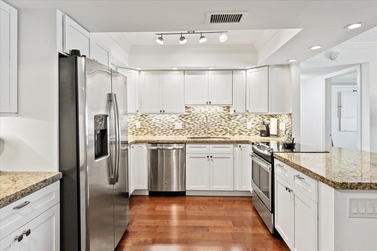 300 N Highway A1a 203e