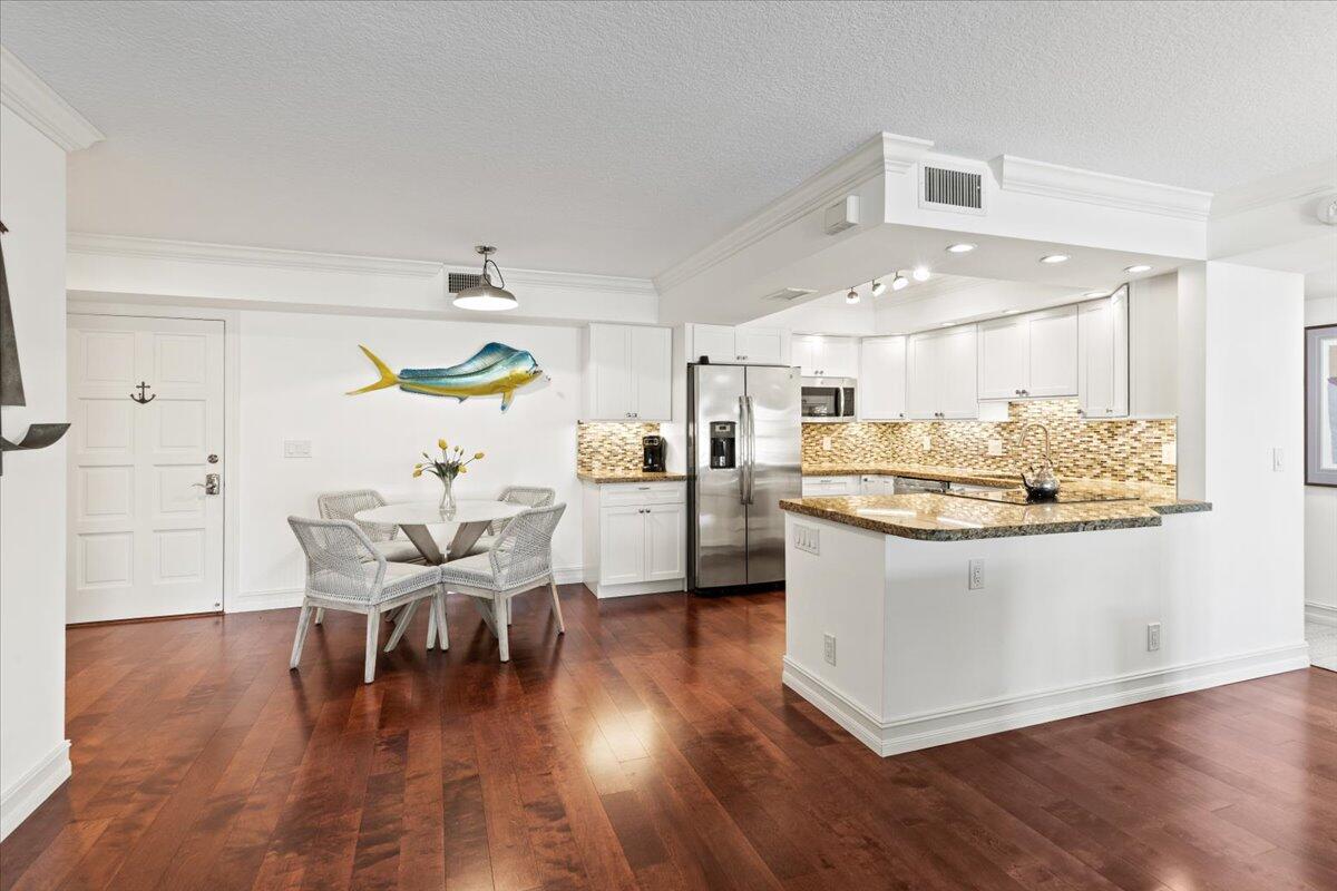 300 N Highway A1a 203e