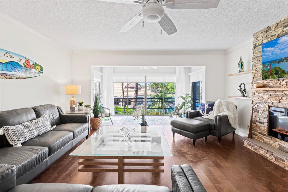 300 N Highway A1a 203e