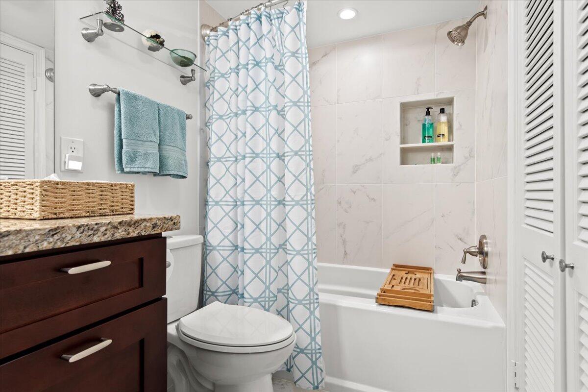 300 N Highway A1a 203e