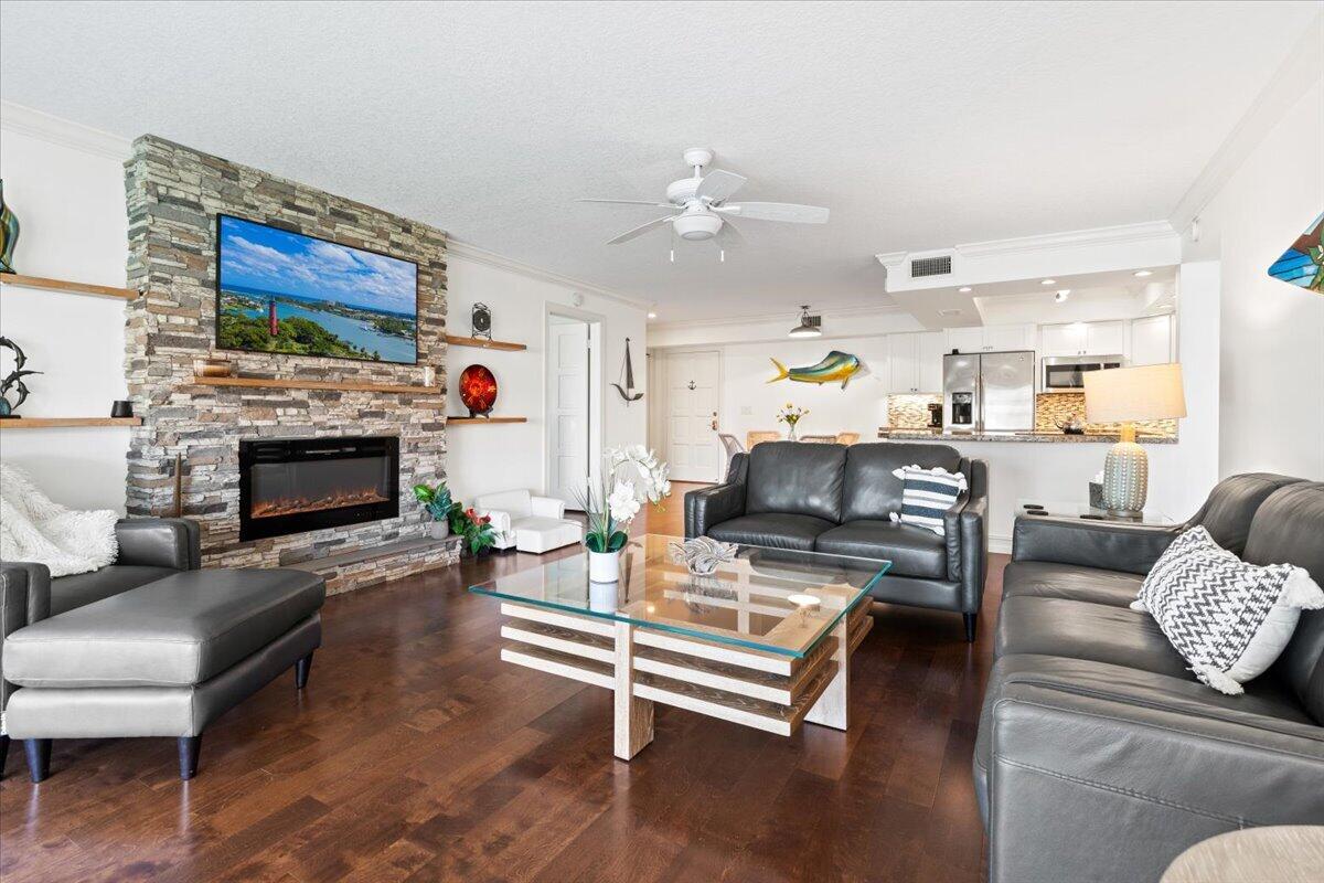 300 N Highway A1a 203e