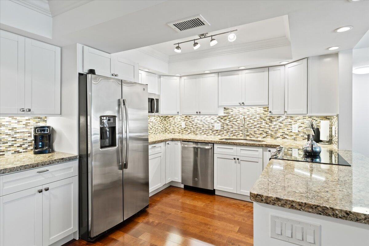 300 N Highway A1a 203e