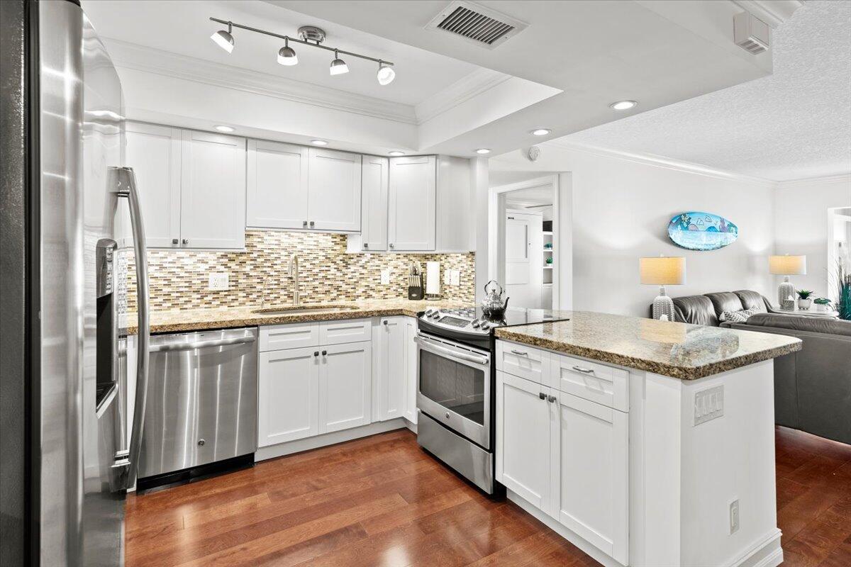 300 N Highway A1a 203e