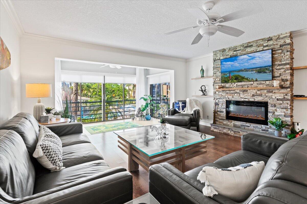 300 N Highway A1a 203e