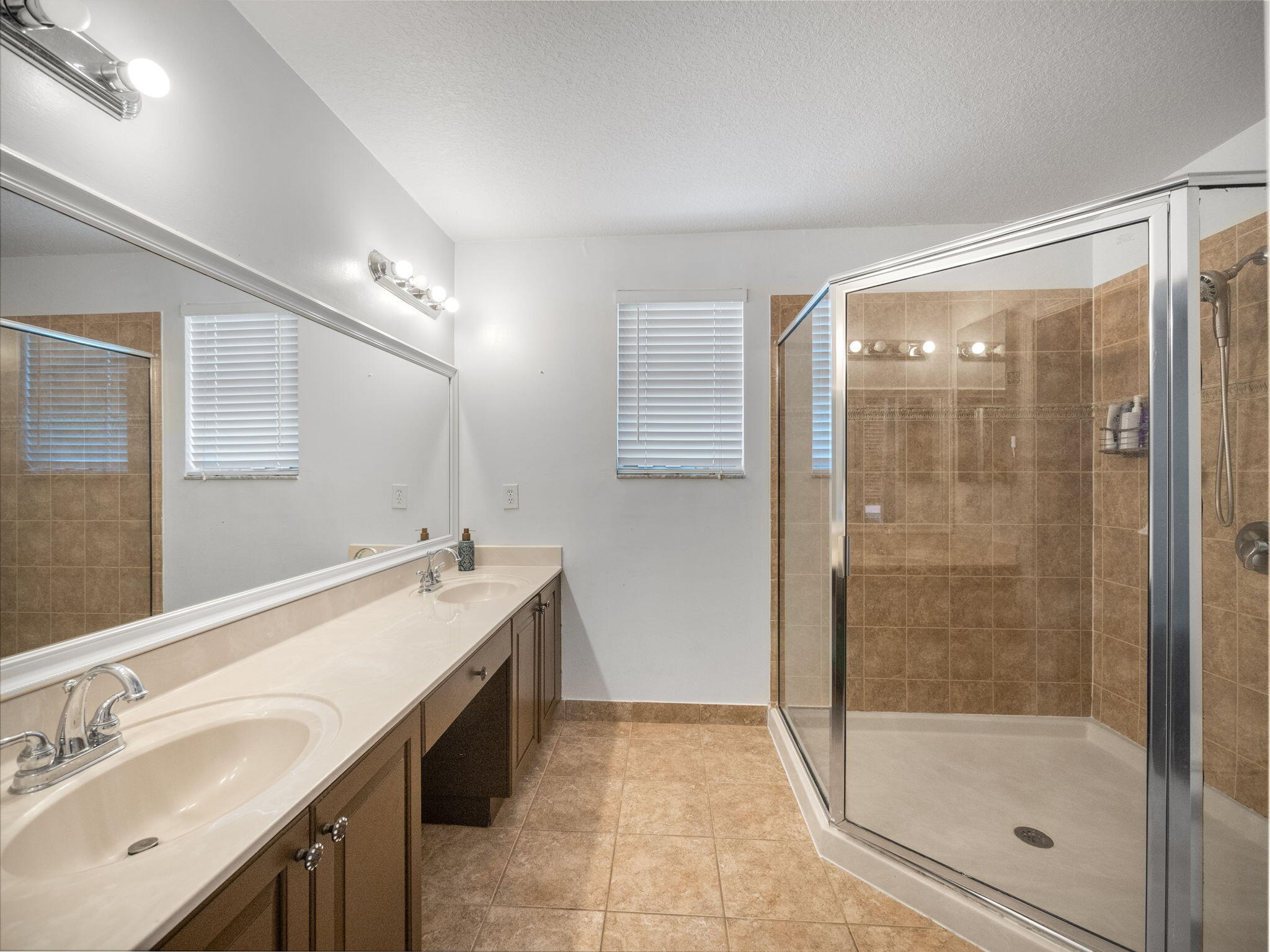 3290 Turtle Cove