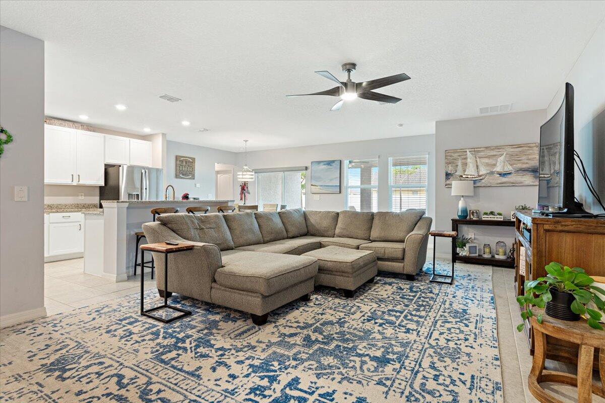 2257 SW Kenwick Avenue