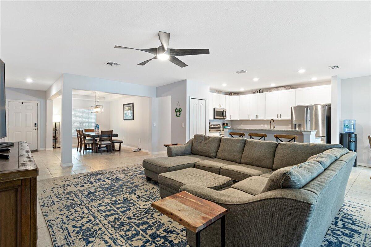 2257 SW Kenwick Avenue