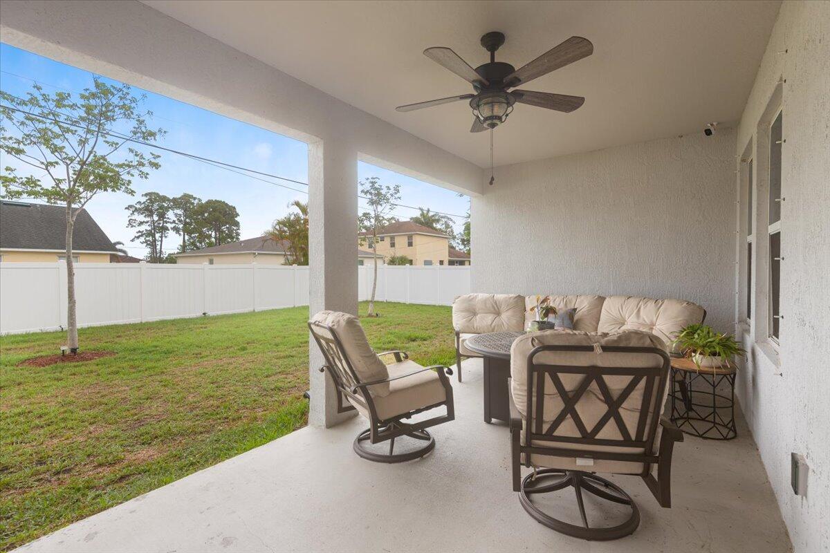 2257 SW Kenwick Avenue