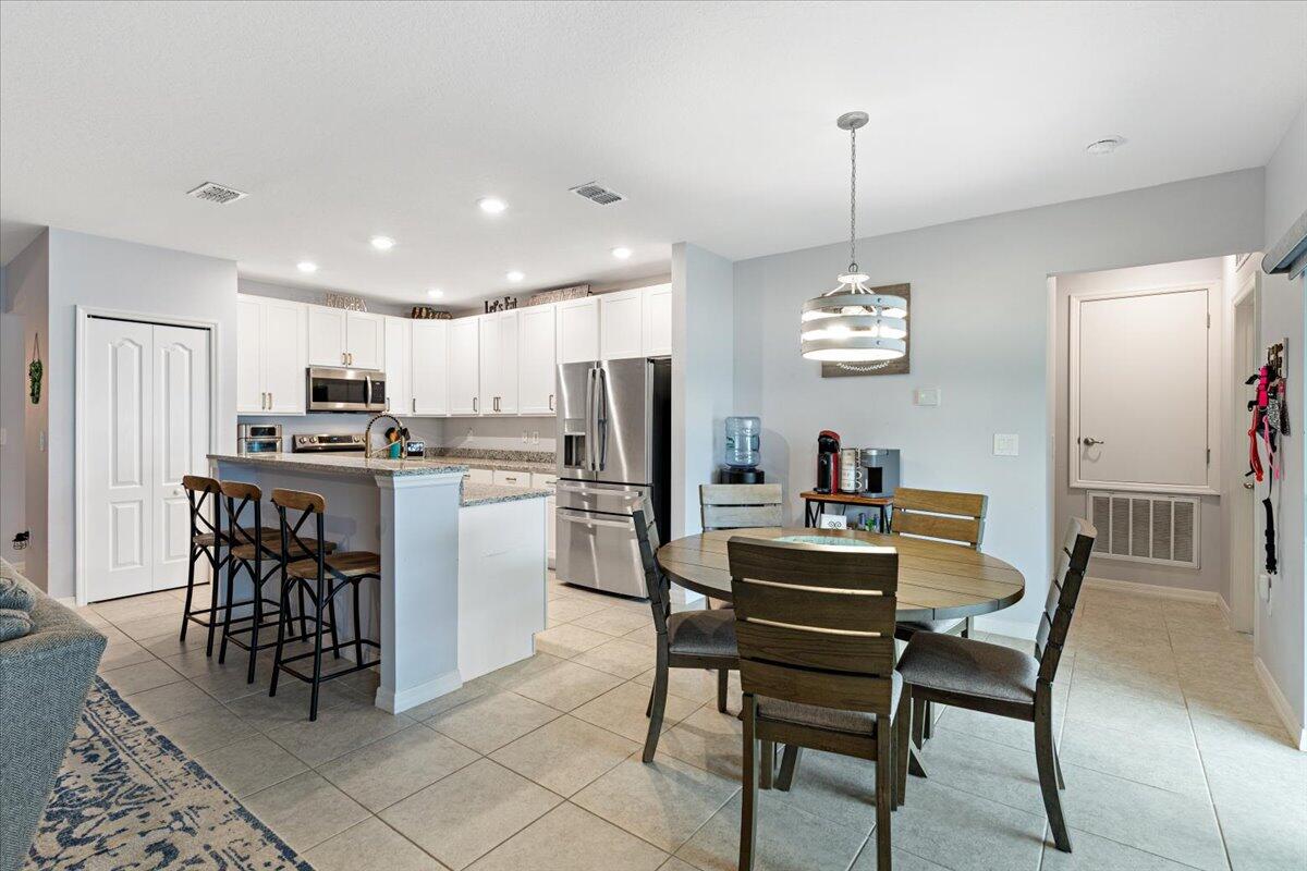 2257 SW Kenwick Avenue