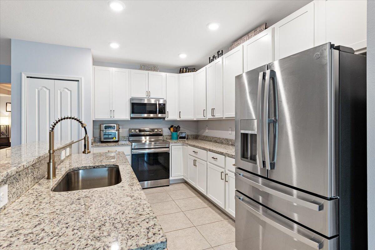 2257 SW Kenwick Avenue