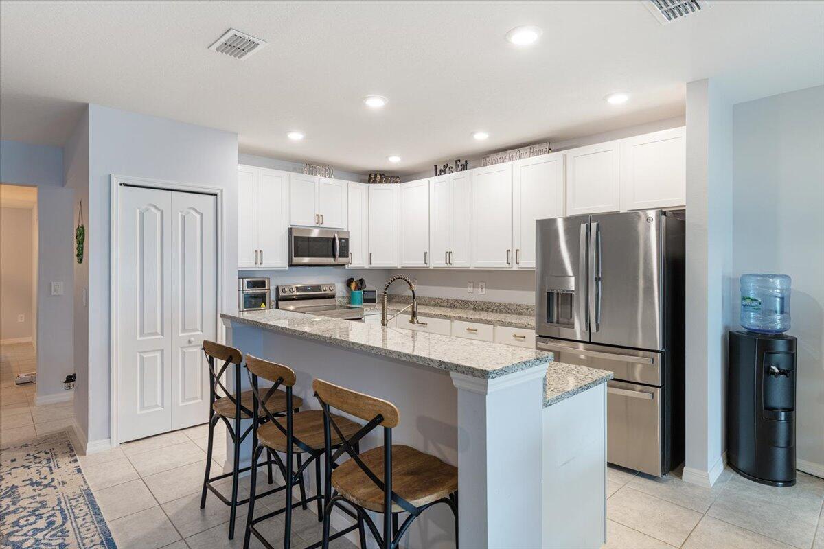 2257 SW Kenwick Avenue