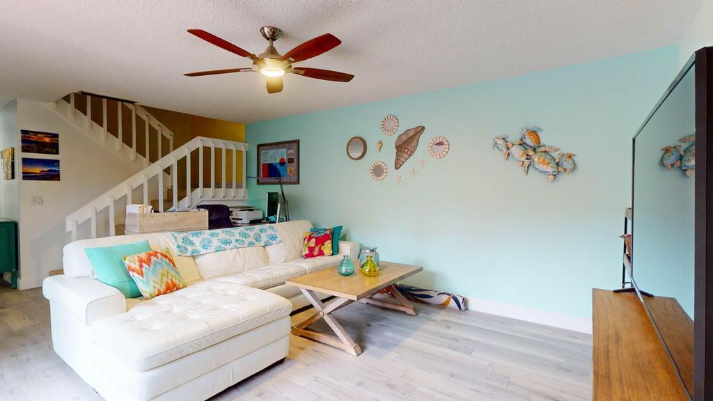 825 Center Street 30b