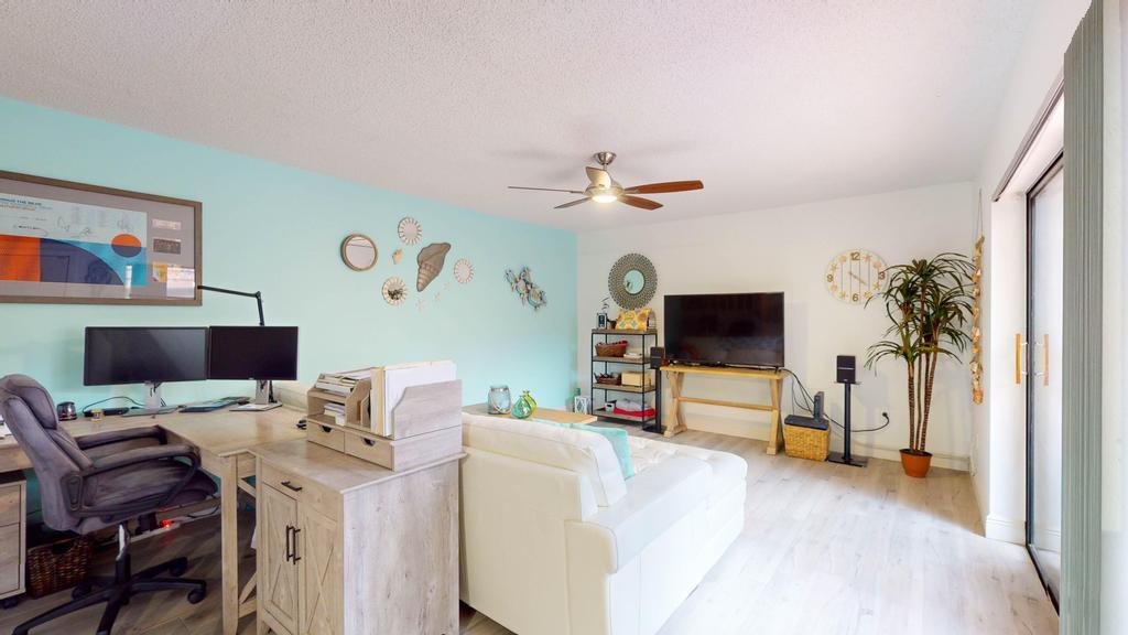 825 Center Street 30b