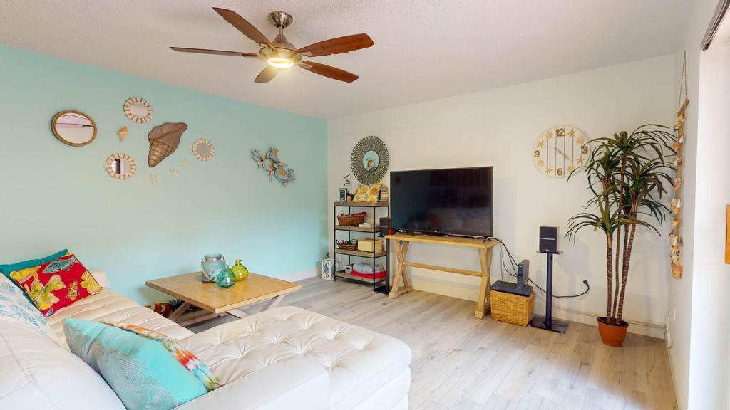 825 Center Street 30b