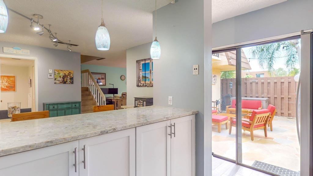 825 Center Street 30b