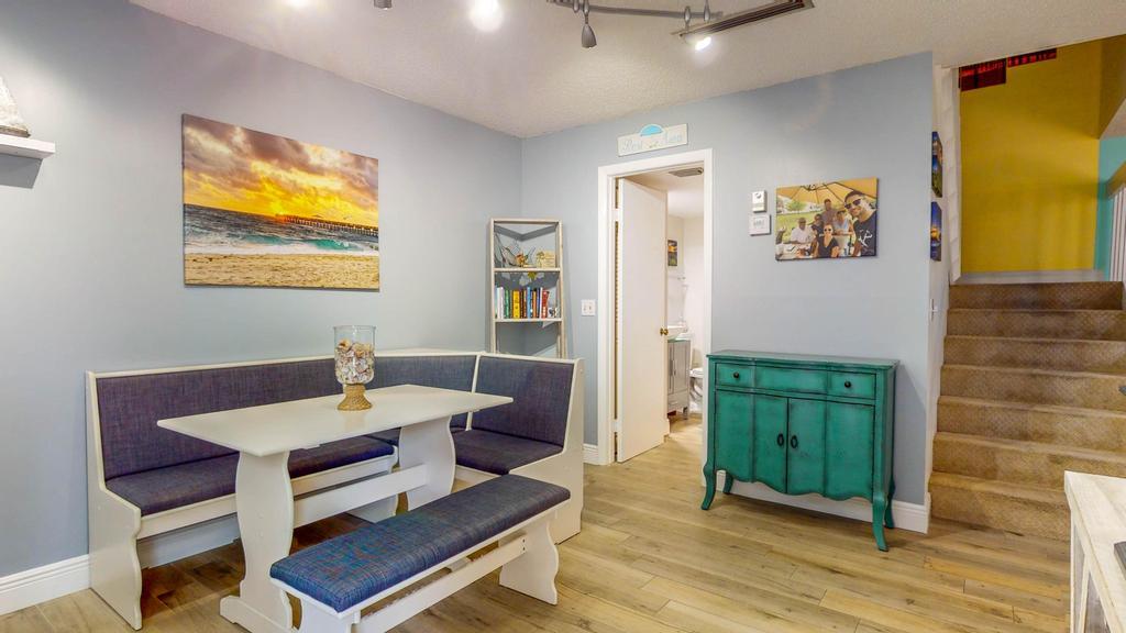 825 Center Street 30b