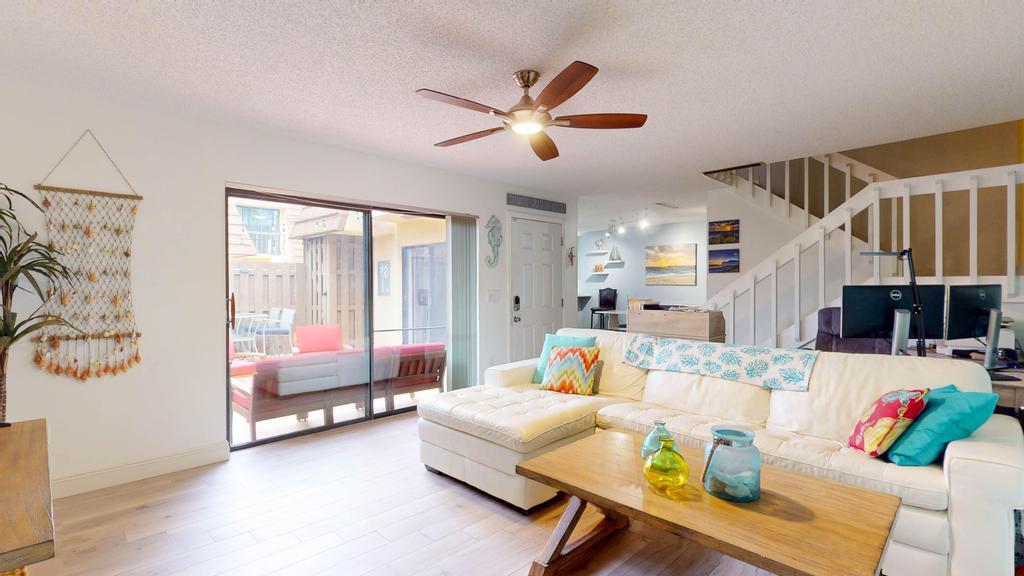 825 Center Street 30b