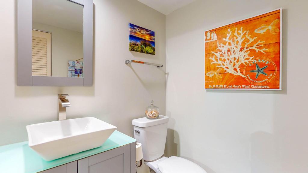 825 Center Street 30b