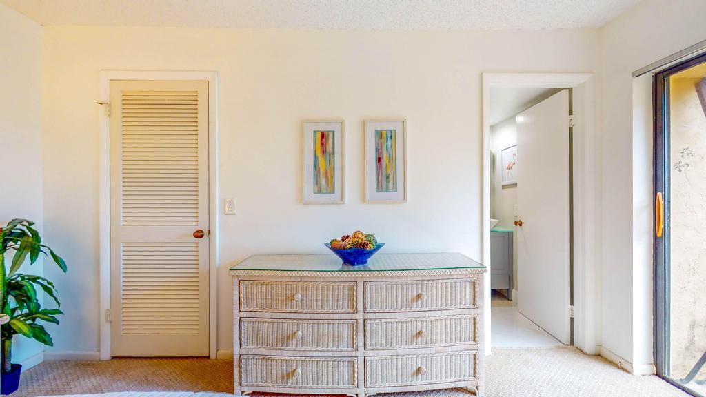 825 Center Street 30b