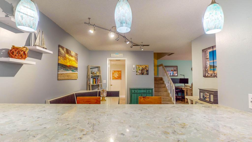825 Center Street 30b