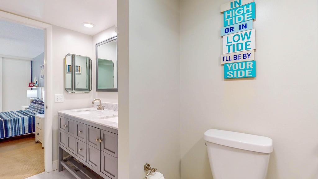 825 Center Street 30b