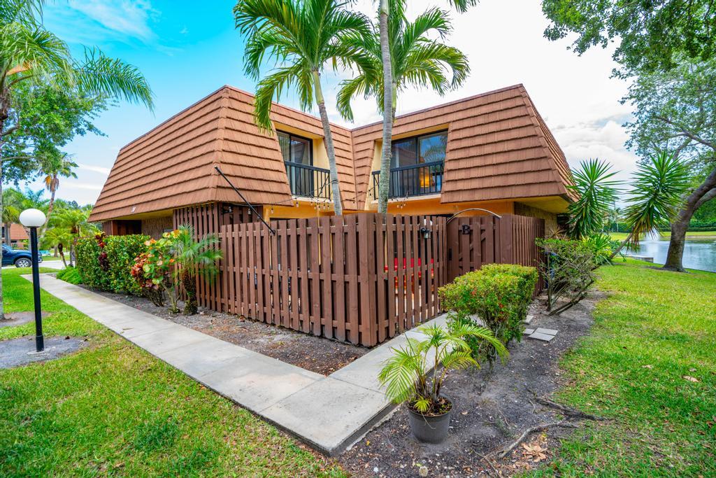 825 Center Street 30b