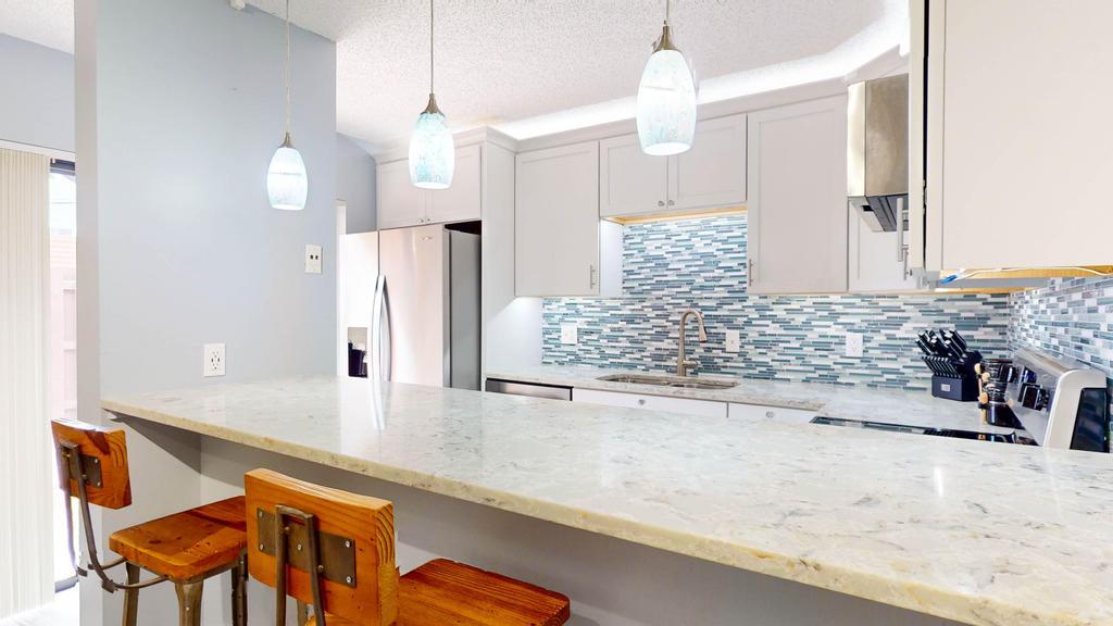 825 Center Street 30b
