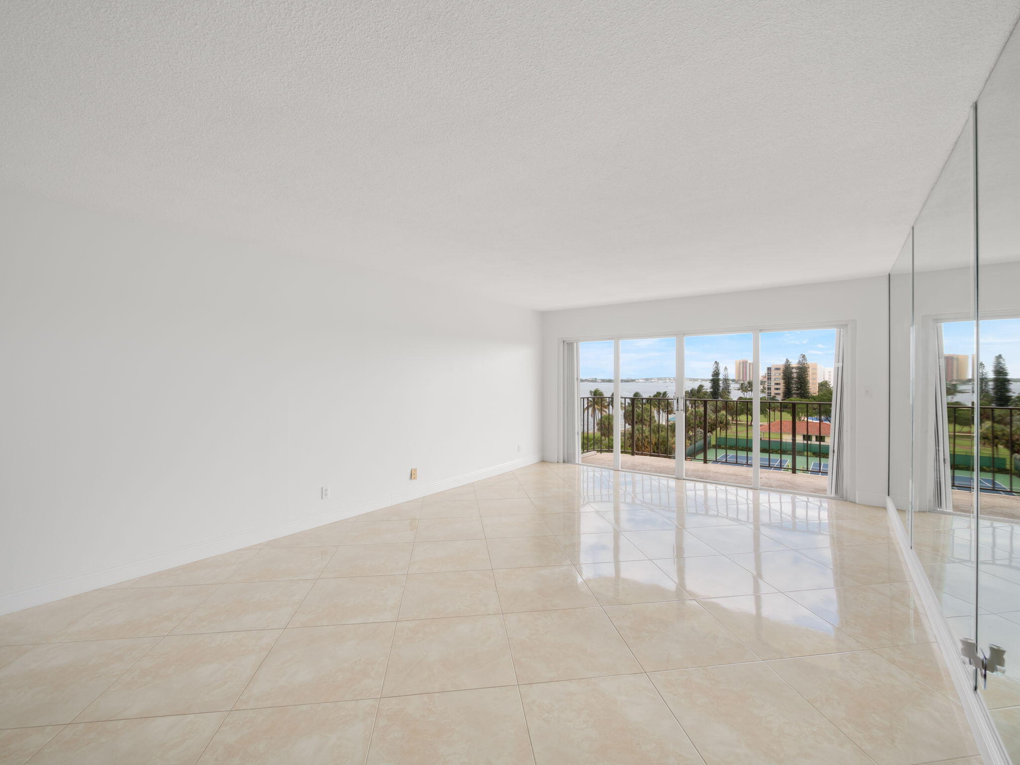 801 Lake Shore Drive 618