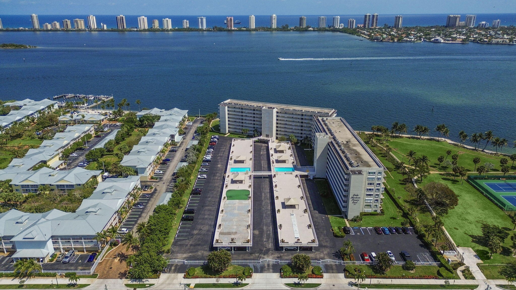 801 Lake Shore Drive 618