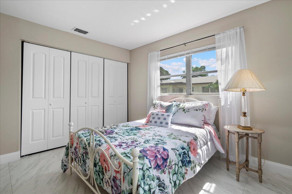 2804 Crosley Drive E Apt N, West Palm Beach Unit: Apt N